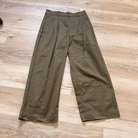 Banana Republic Pants - Banana Republic Women's Size 10 Pleated Wide Leg Pants Khaki Careerwear